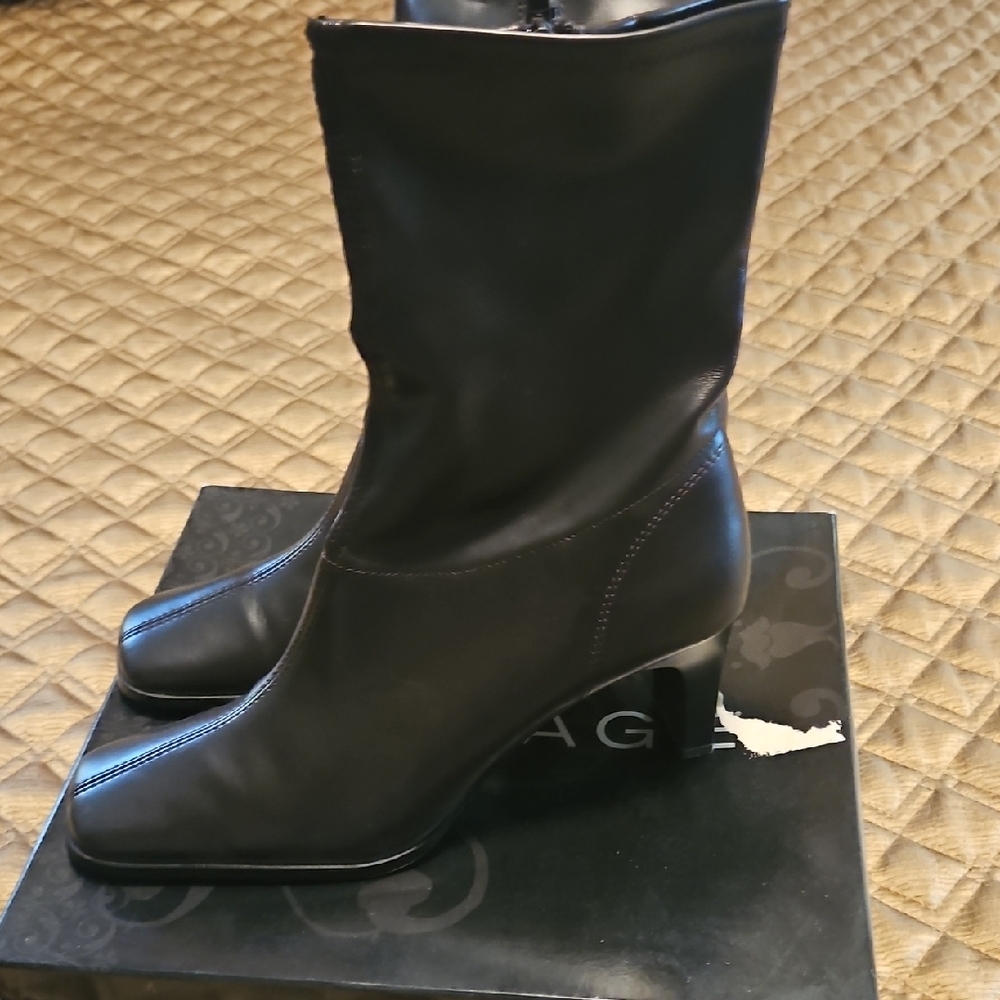 Elegant Black Women's Boots